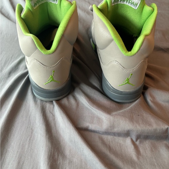 Green bean Jordan’s size 9 - Picture 4 of 8